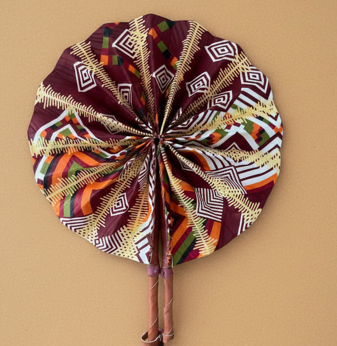 Eventail cuir et wax artisanal