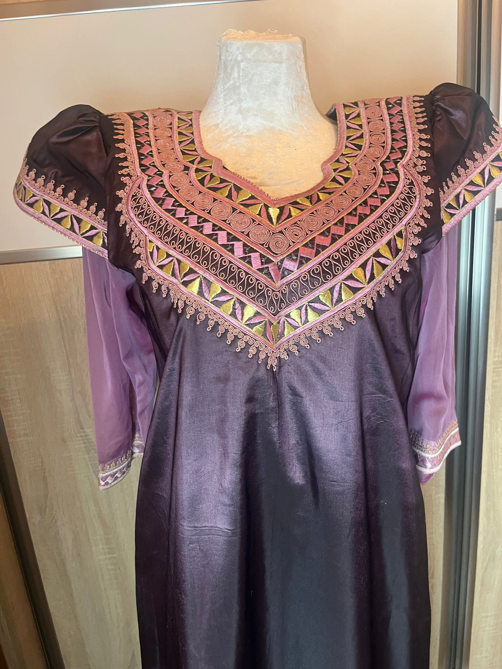 Robe Annabia