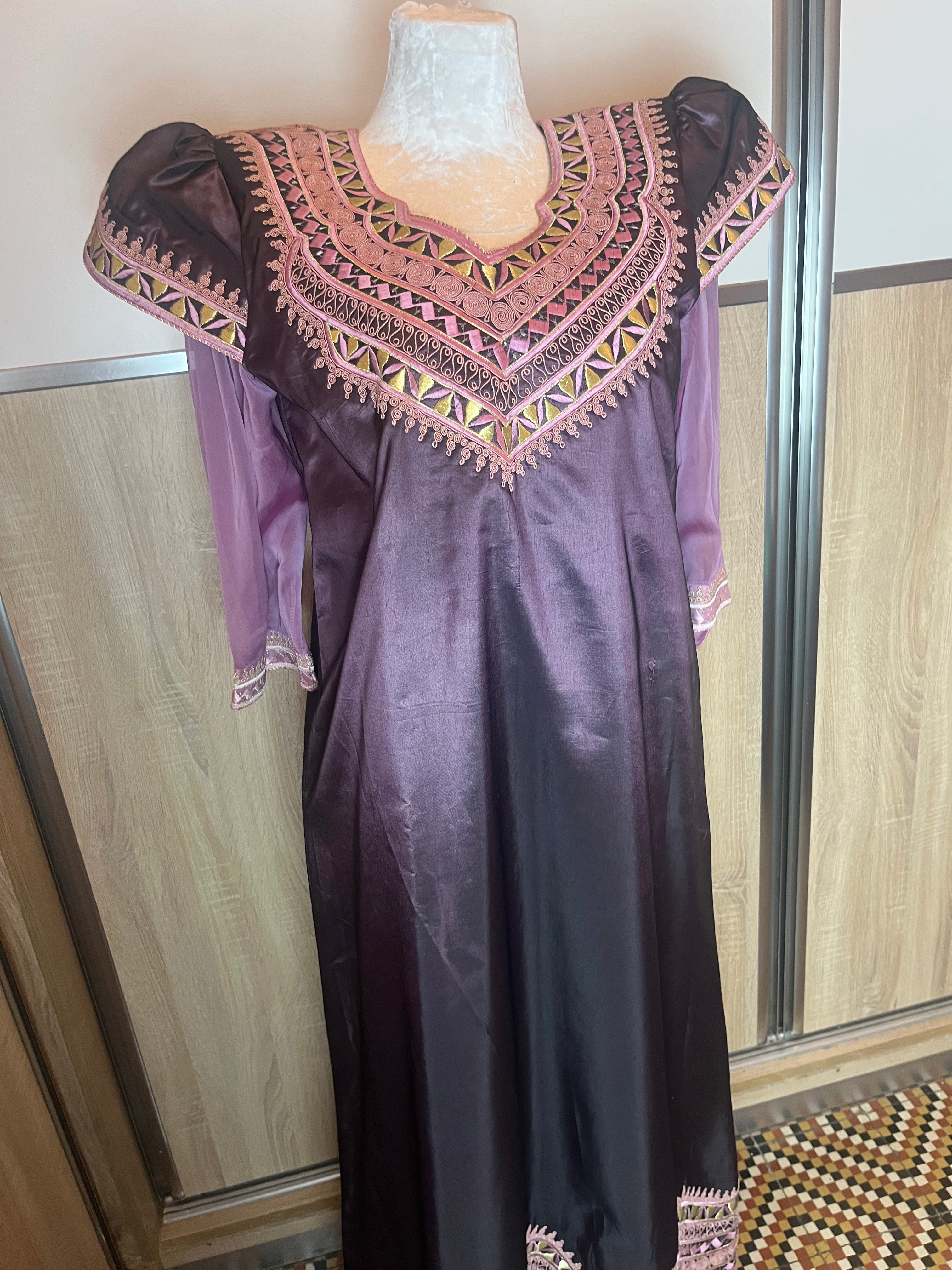 Robe Annabia