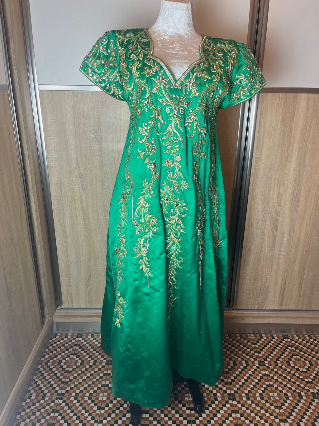 Robe constantinoise moderne d'occasion