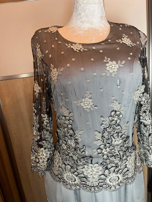 Badroune d'occasion gris dentelle