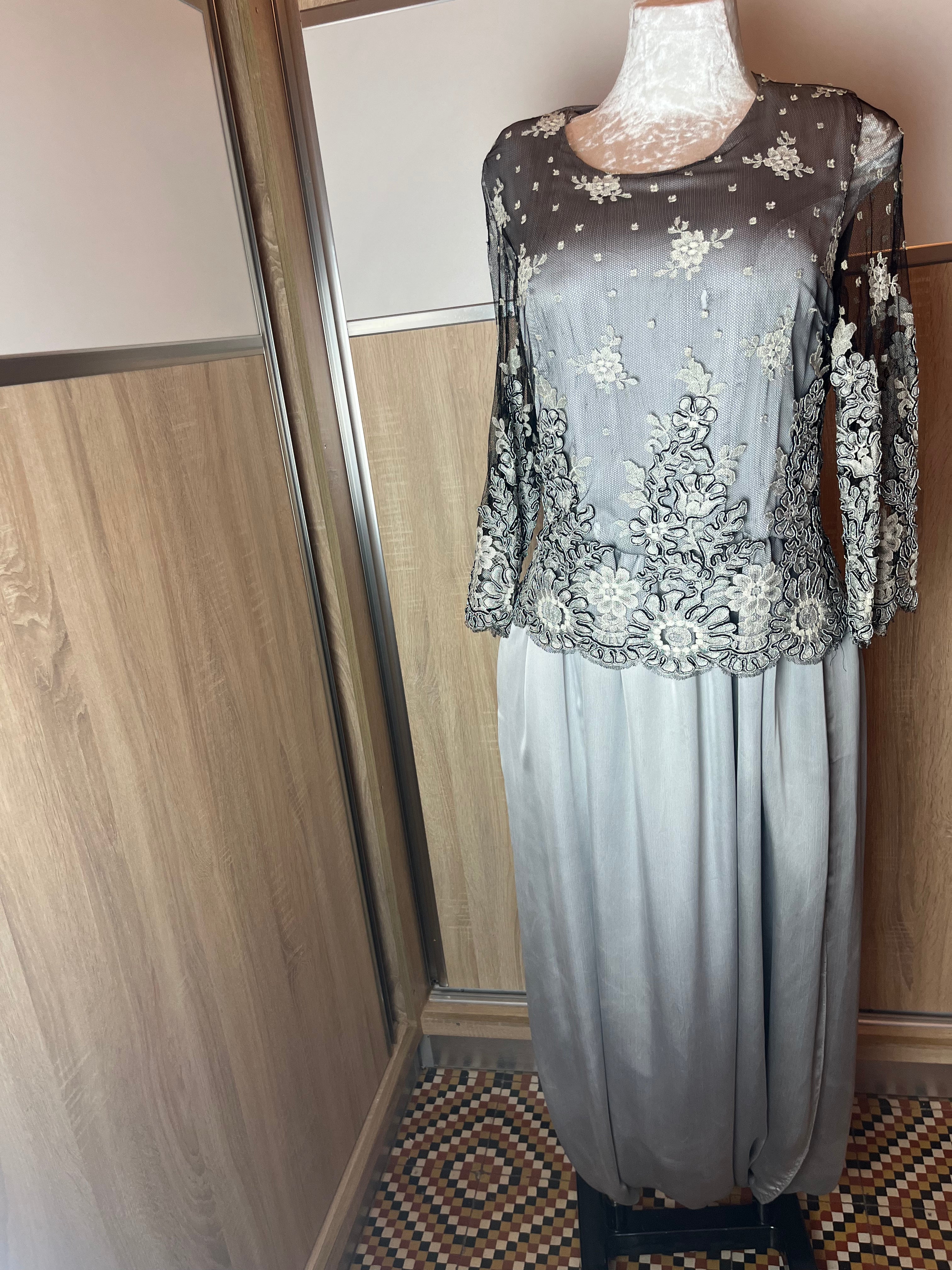Badroune d'occasion gris dentelle