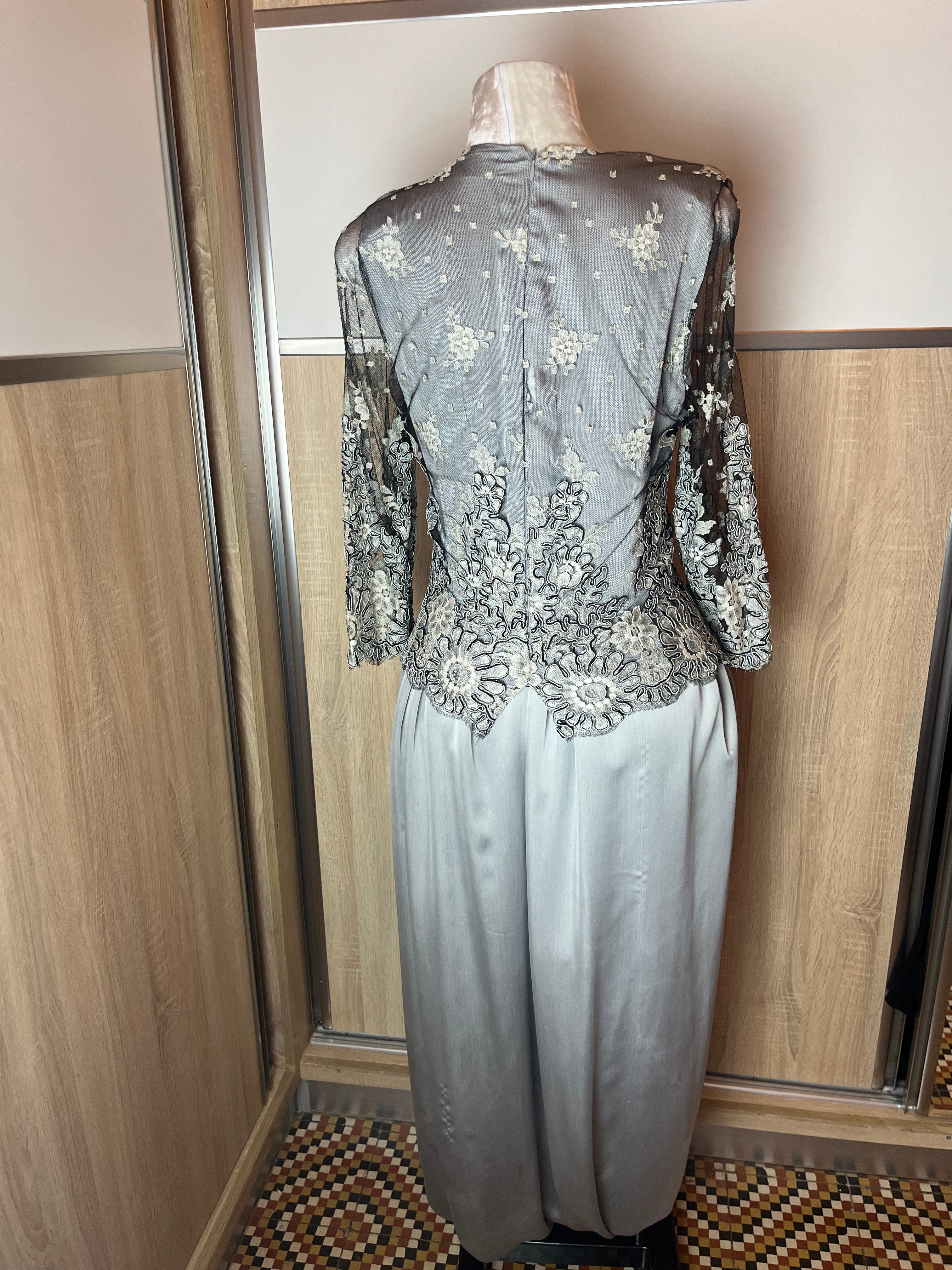 Badroune d'occasion gris dentelle
