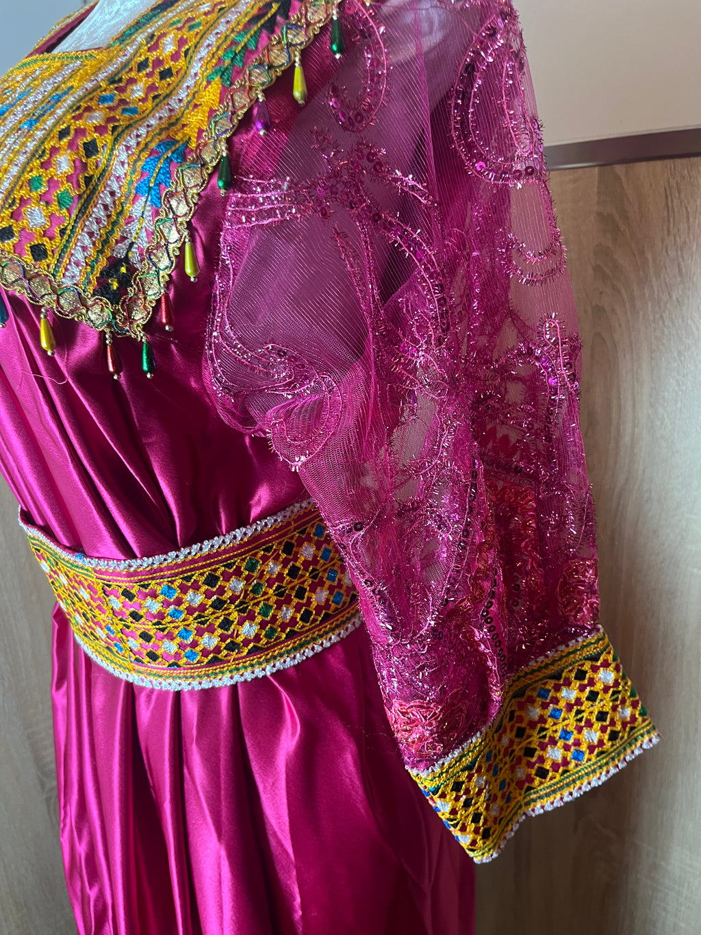 Robe kabyle fushia d'occasion