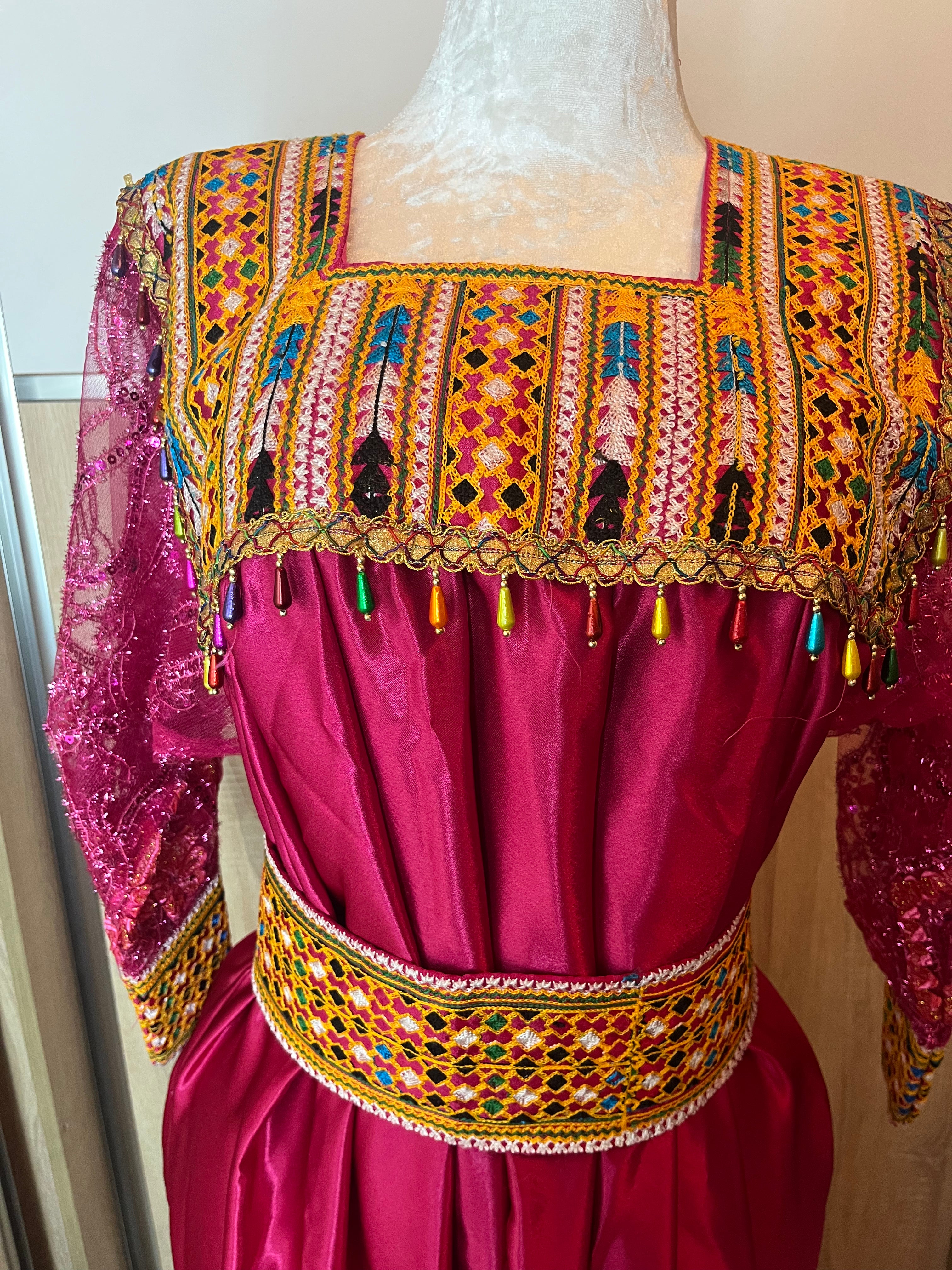 Robe kabyle fushia d'occasion