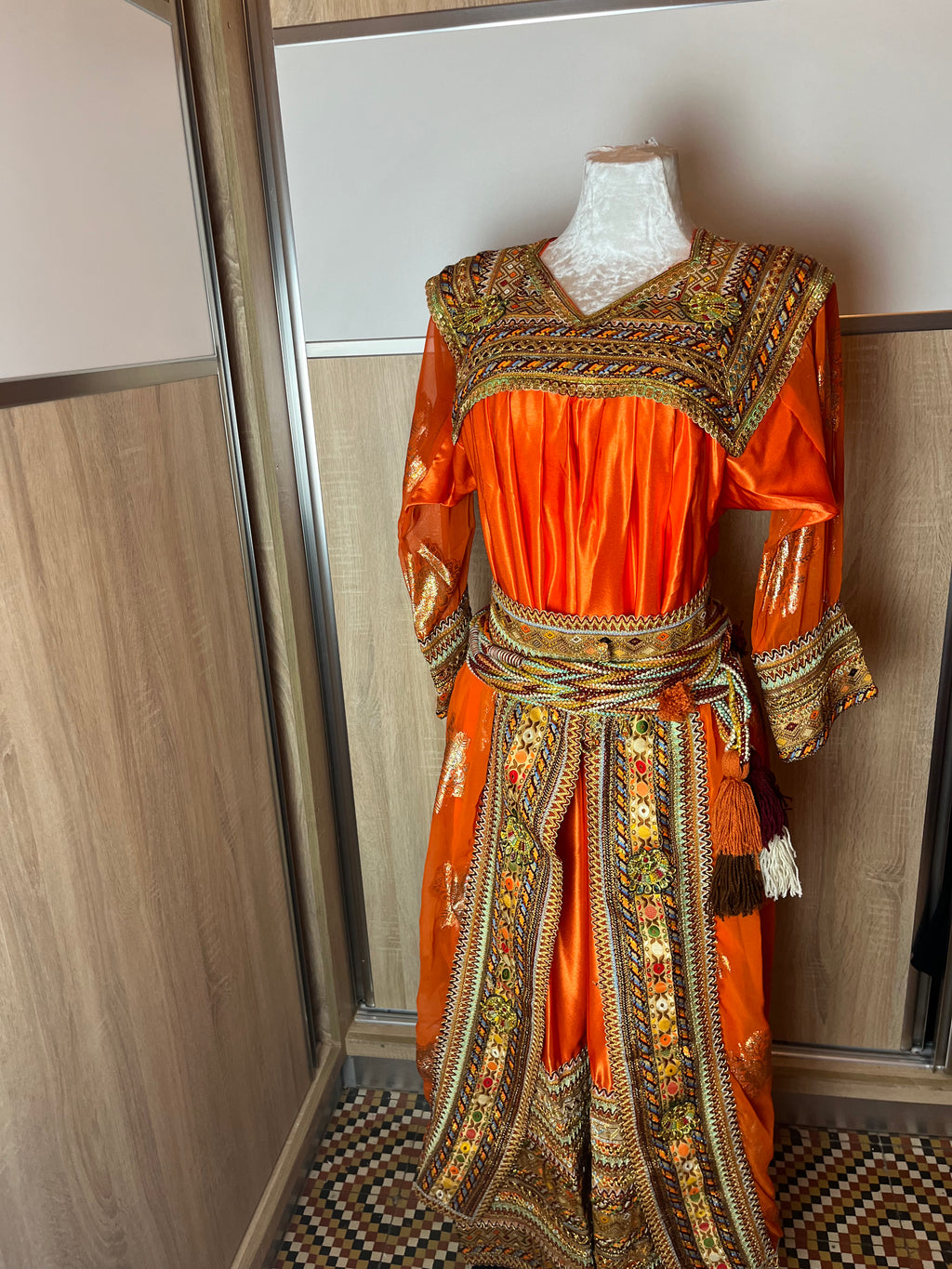 Robe Kabyle d'occasion Orange