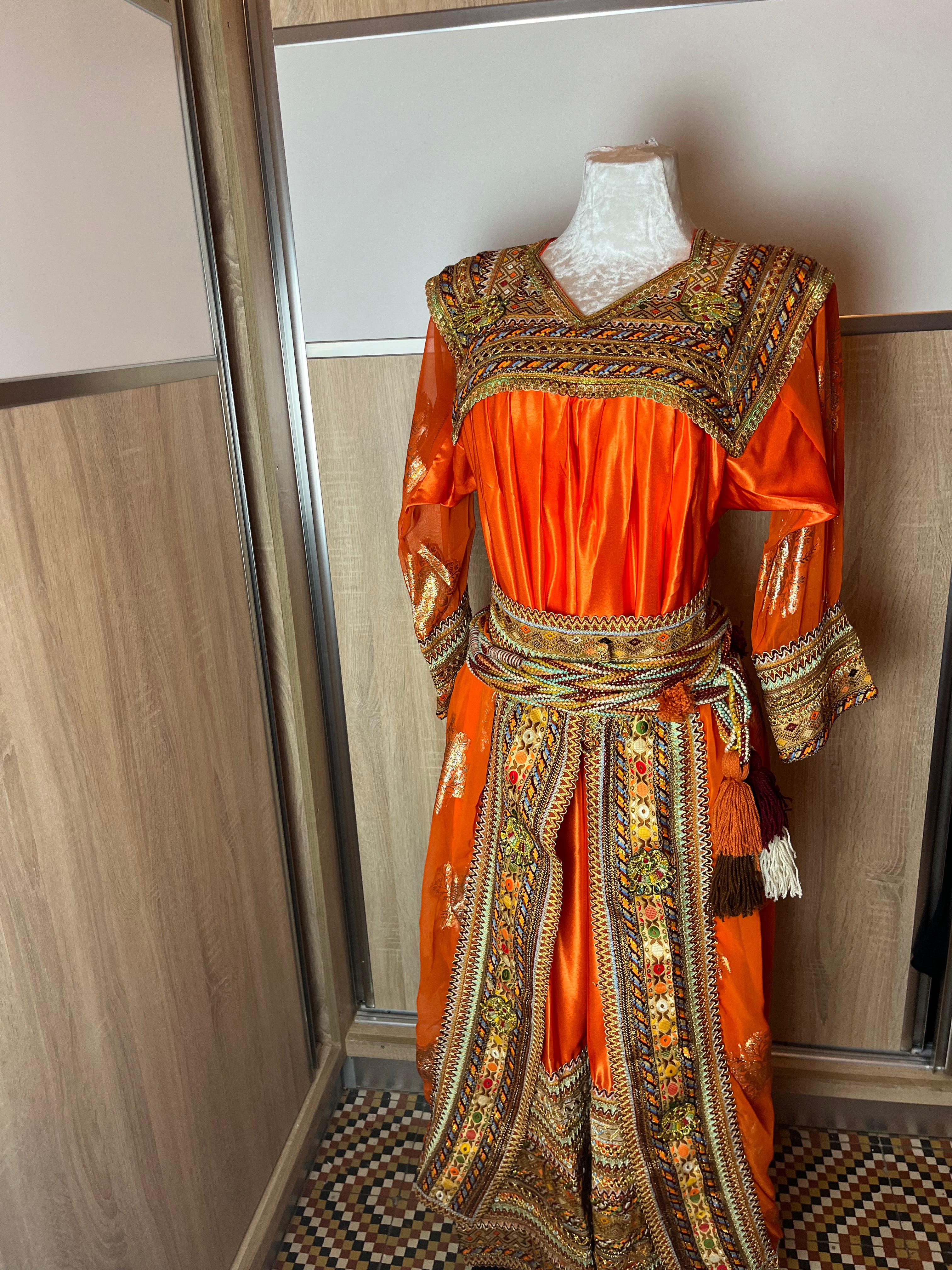 Robe Kabyle d'occasion Orange