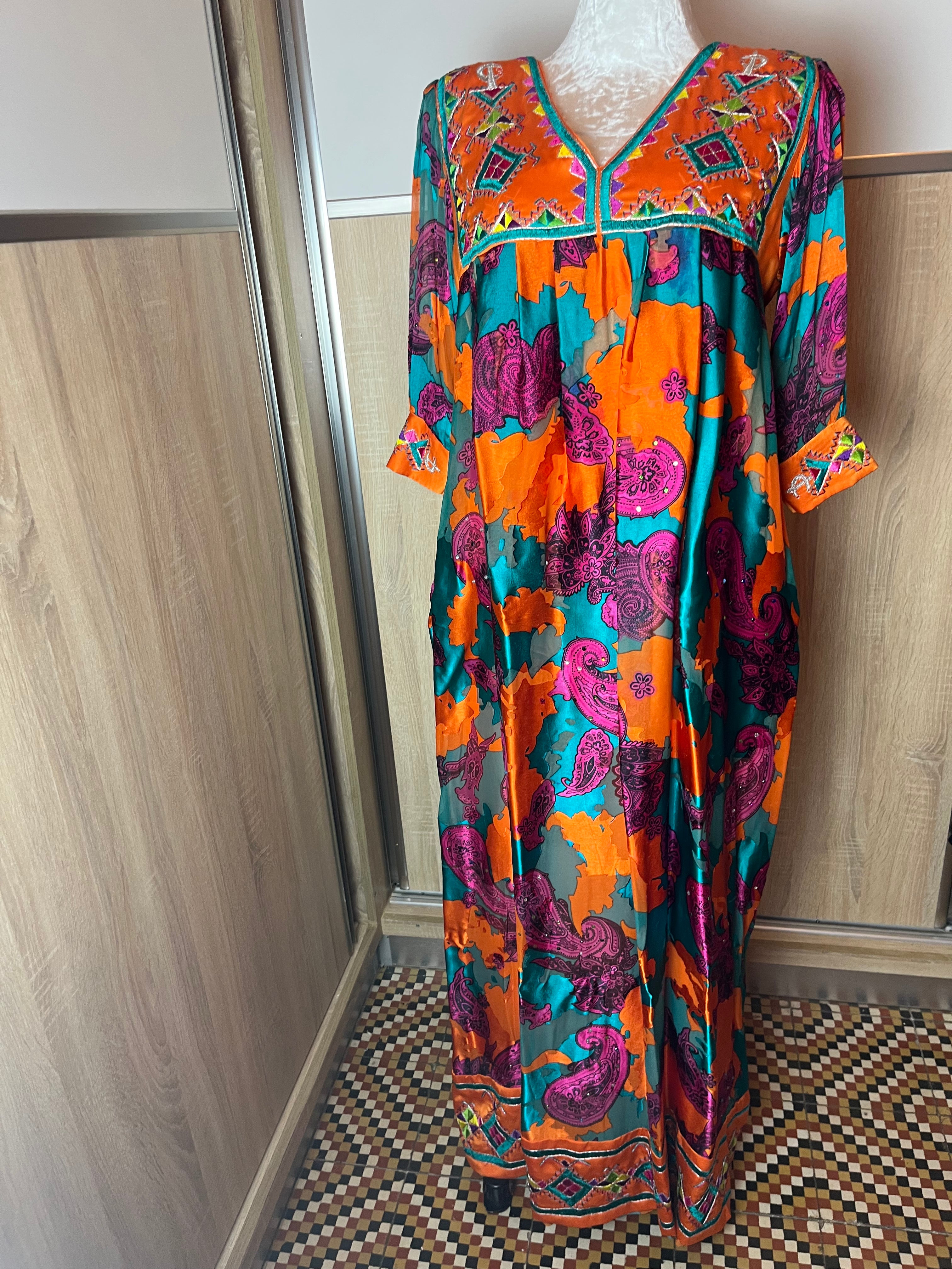 Robe kabyle colorée d'occasion
