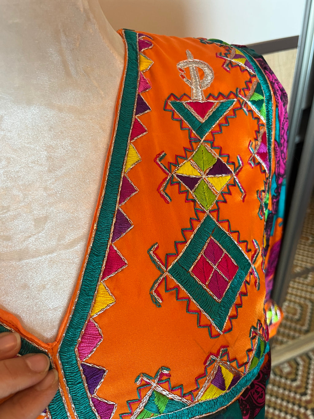 Robe kabyle colorée d'occasion